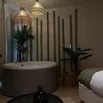 Διαμέρισμα Strasbourg, Bali, Balneo & Sauna *