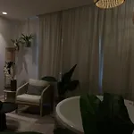 Strasbourg, Bali, Balneo & Sauna Apartment Strasbourg